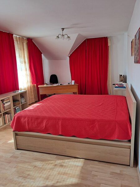 Otopeni, Vila Smarald spatioasa curte generoasa, panouri fotovoltaice